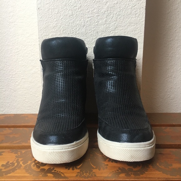 Target Wedge Sneaker - Picture 3 of 6